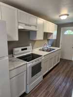 featured image of 606 W 4th St