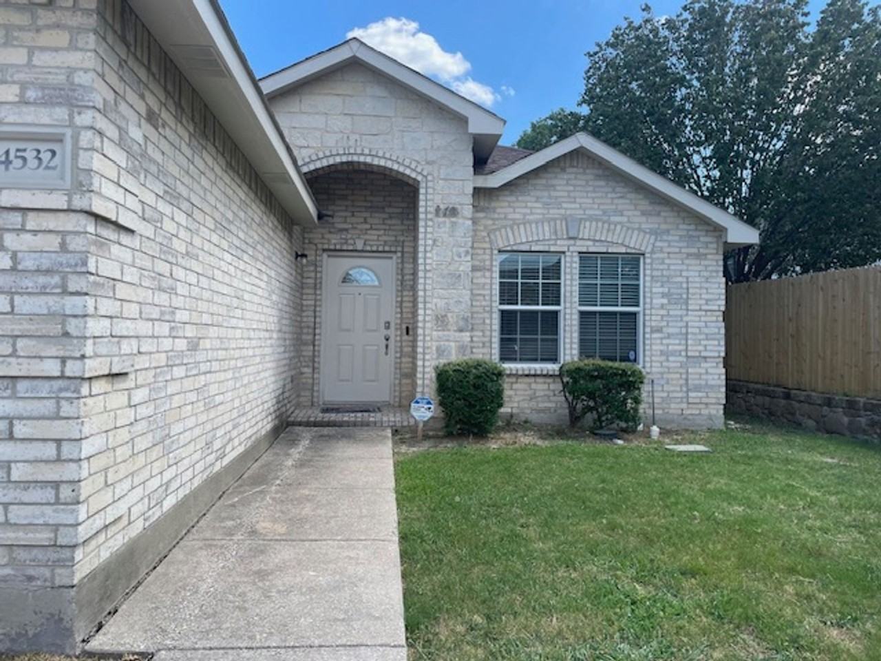 4532 Pangolin Dr - Photo 2 of 20