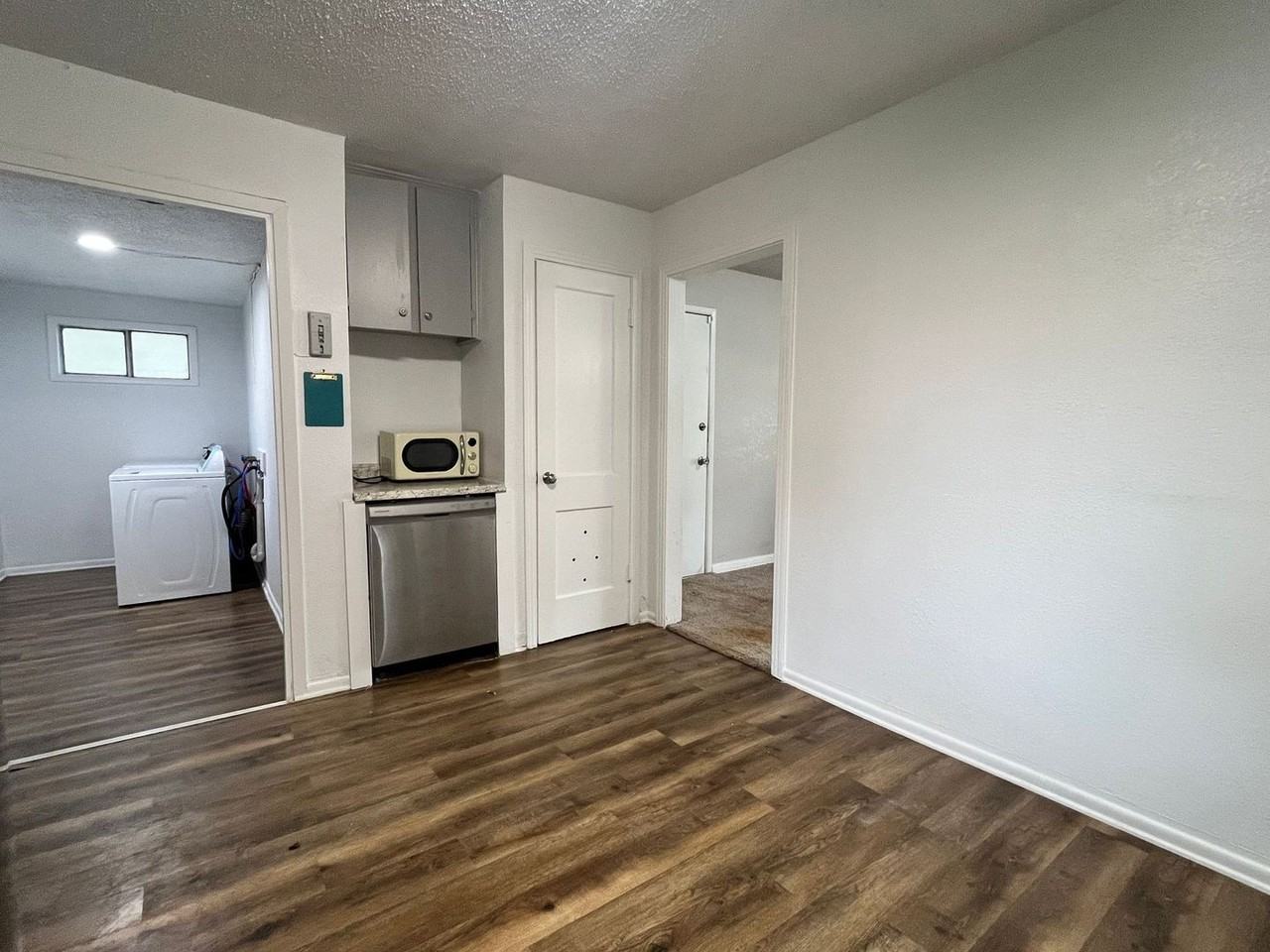 1816 White Ave - Photo 5 of 17