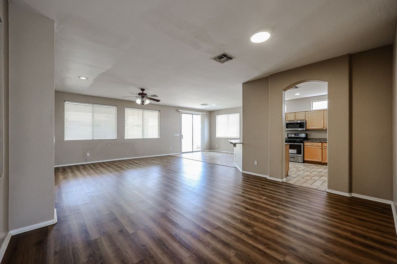 204 W Teakwood Pl - Photo 5 of 40