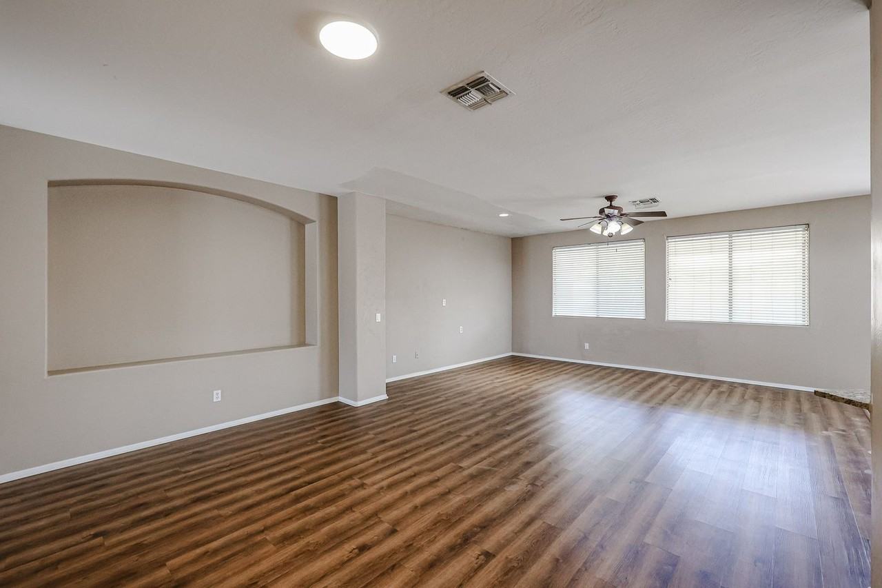 204 W Teakwood Pl - Photo 6 of 40