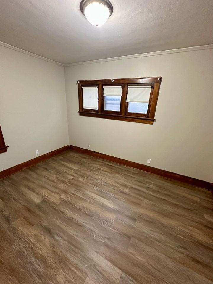 7039 N 43rd St - Photo 2 of 14