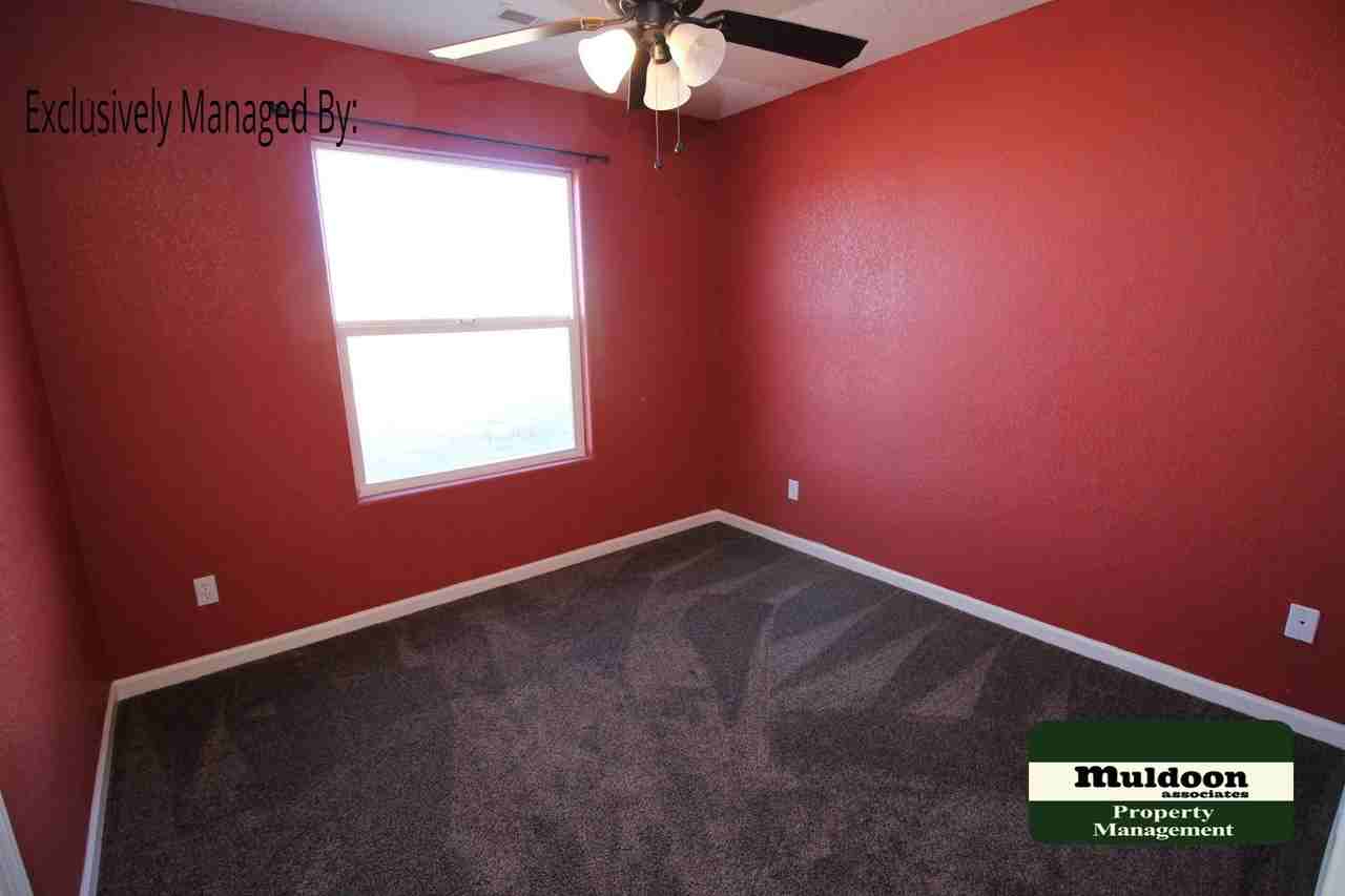 127 W Sterling Pl - Photo 4 of 10
