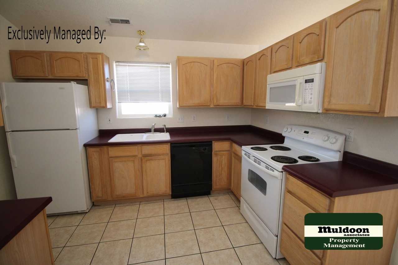 127 W Sterling Pl - Photo 6 of 10