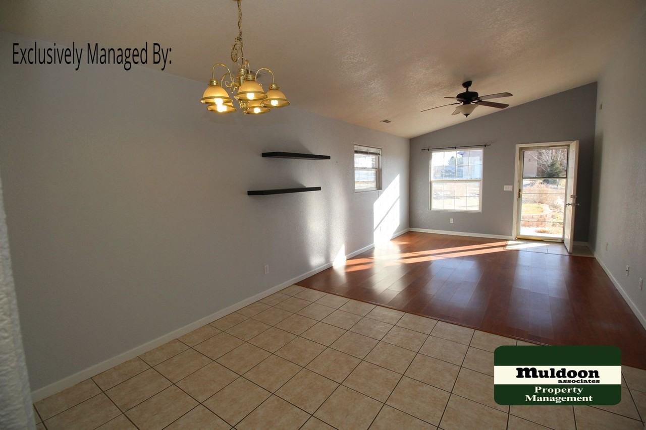 127 W Sterling Pl - Photo 7 of 10