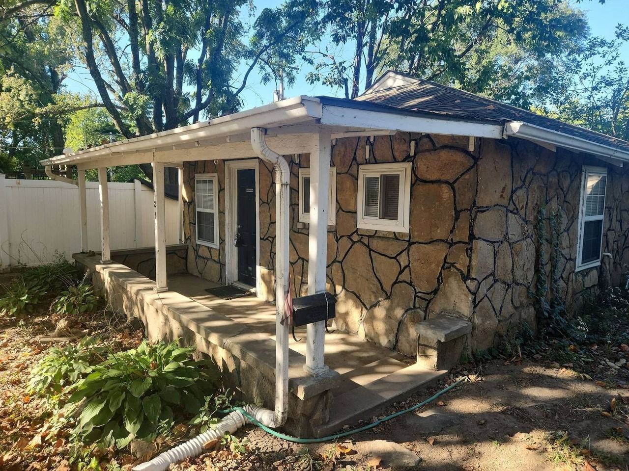 1210 S Maywood Ave - Photo 2 of 19