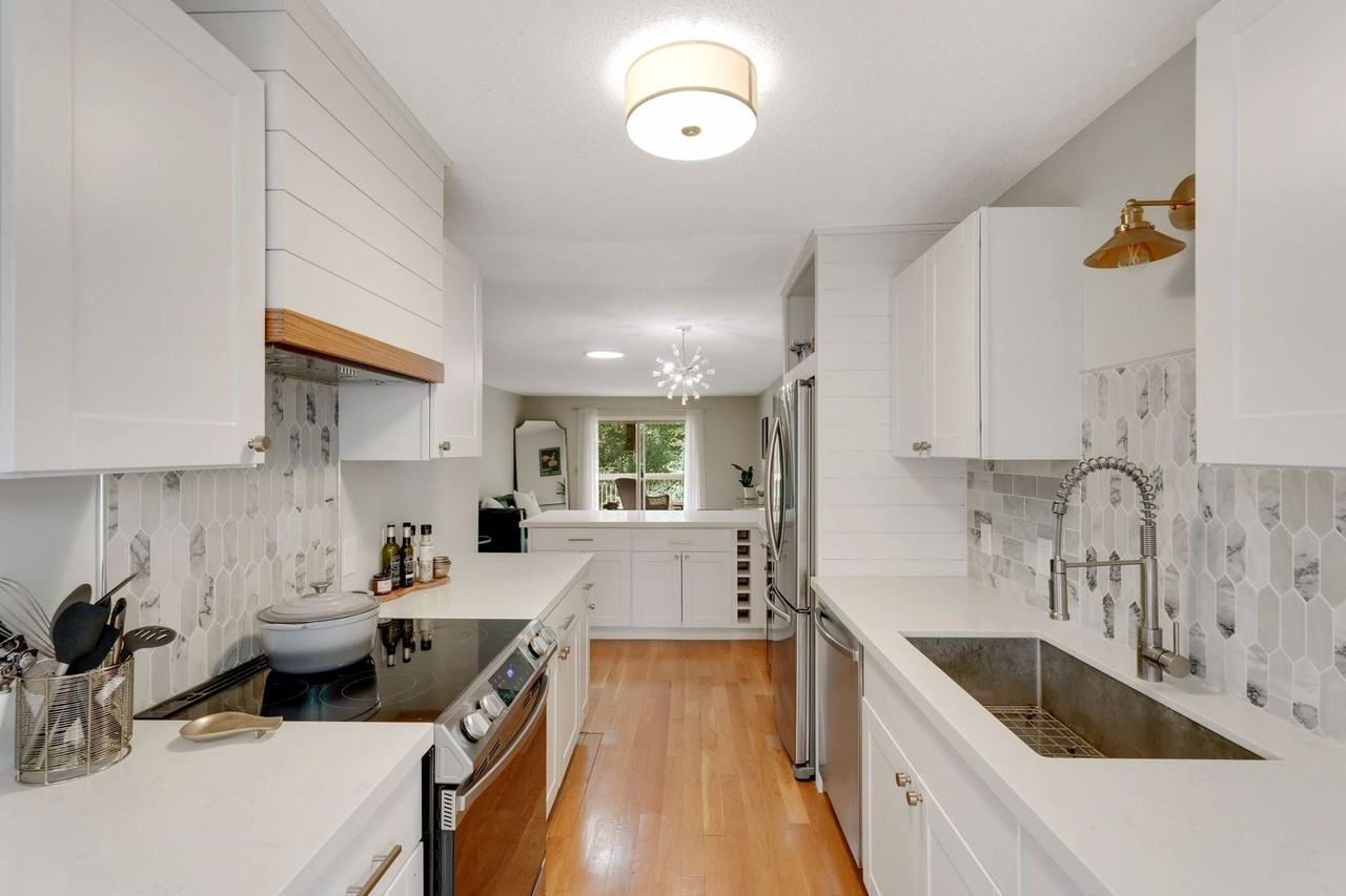 16300 15th Ave N - Photo 3 of 16