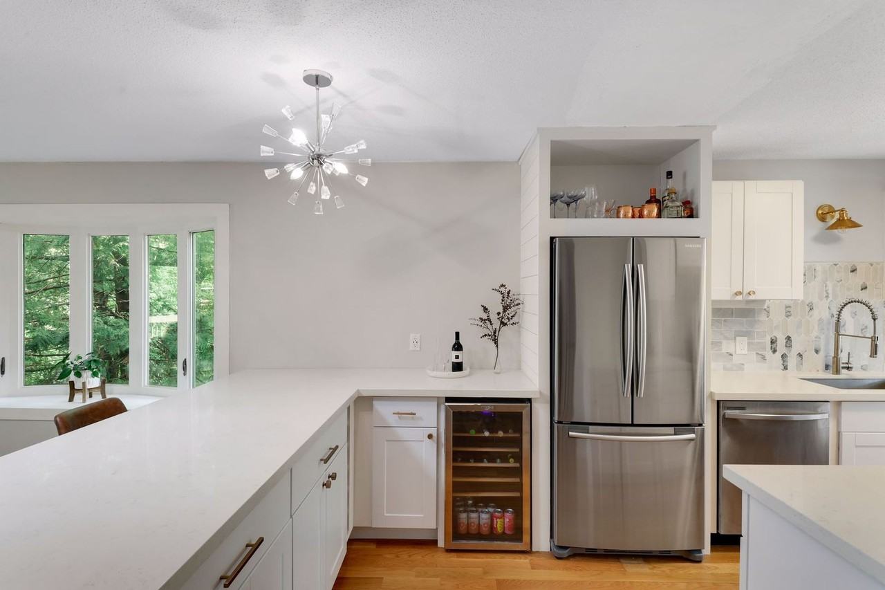 16300 15th Ave N - Photo 4 of 16