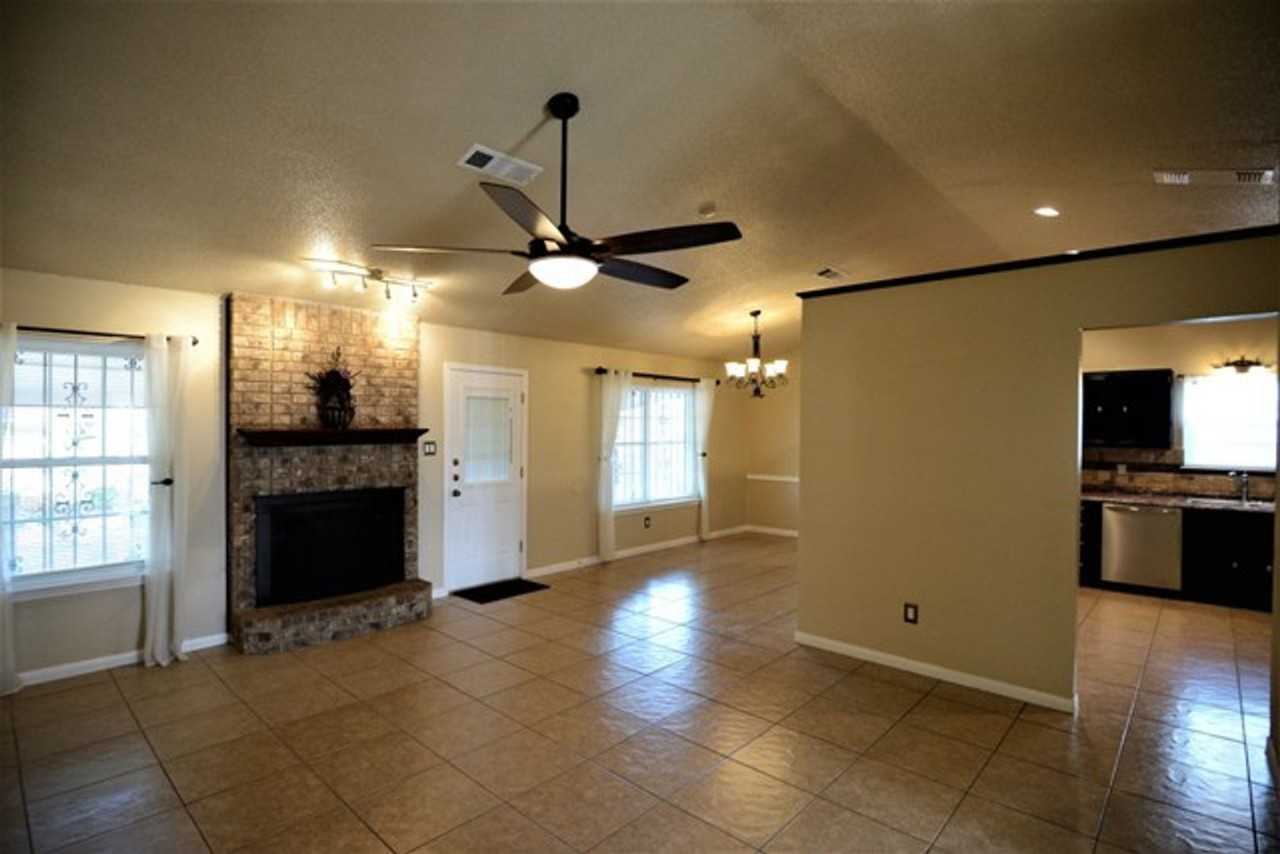 2503 Lain Dr - Photo 3 of 21