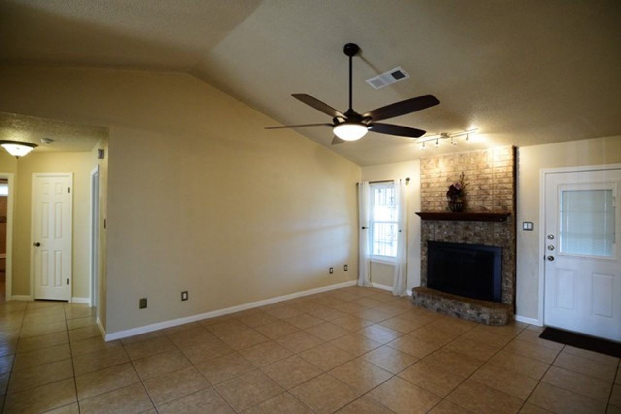 2503 Lain Dr - Photo 4 of 21