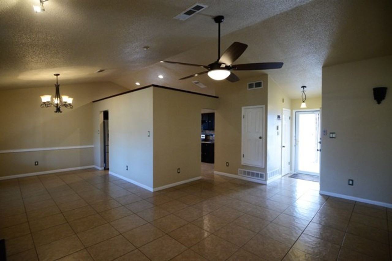 2503 Lain Dr - Photo 5 of 21