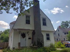 featured image of 360 Carlton Ave Se