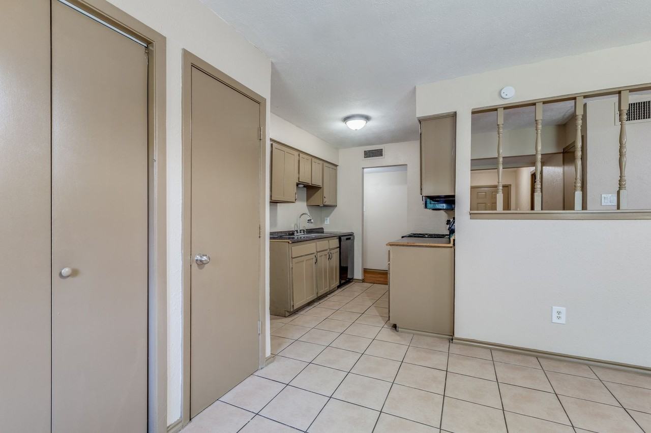 7117 Edinburg Dr - Photo 2 of 12