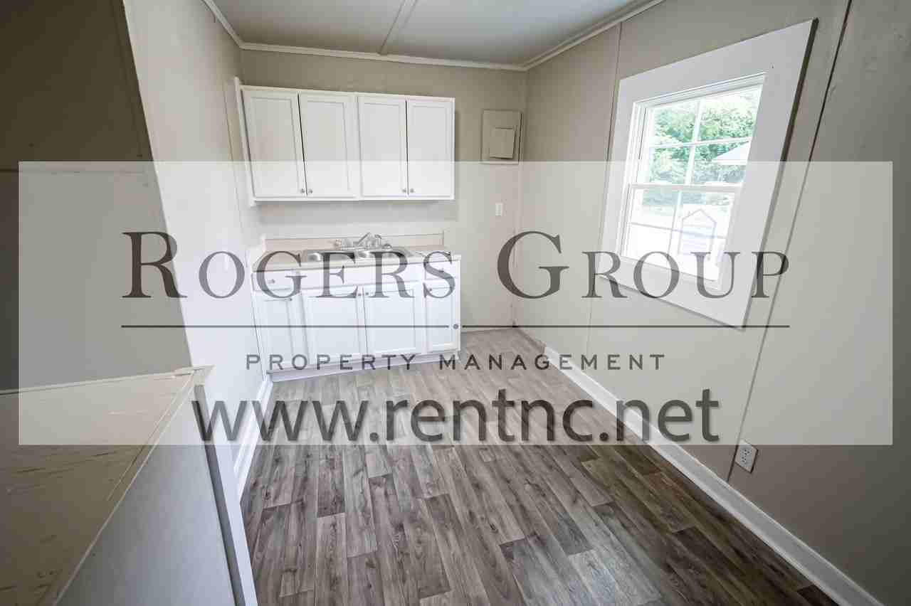 #391*** - 403 Horner St Duplex - Photo 2 of 8