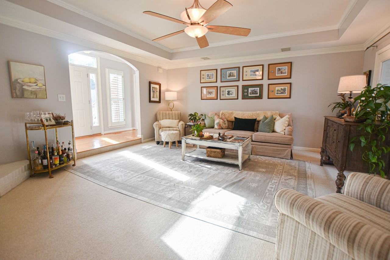 2562 Stone Briar Dr - Photo 3 of 22