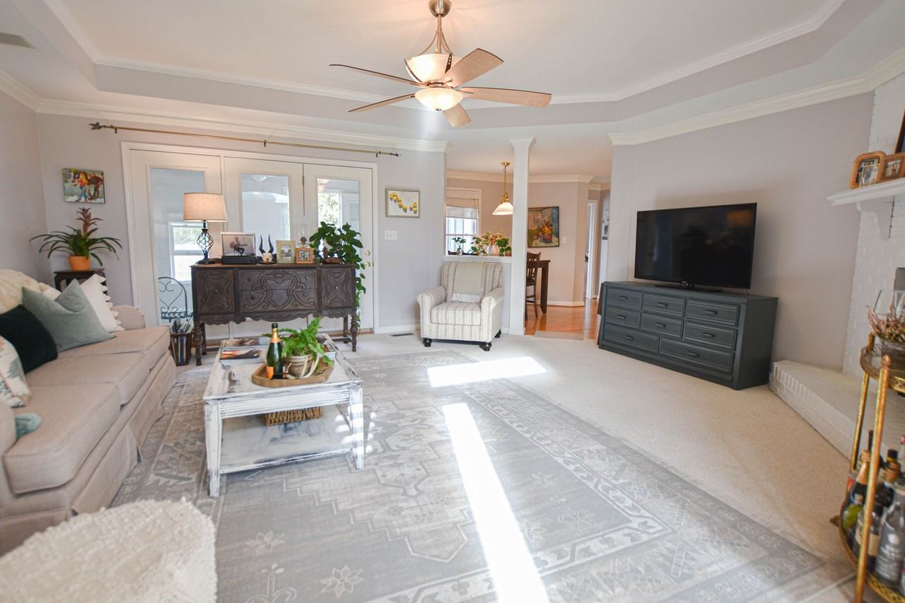 2562 Stone Briar Dr - Photo 4 of 22