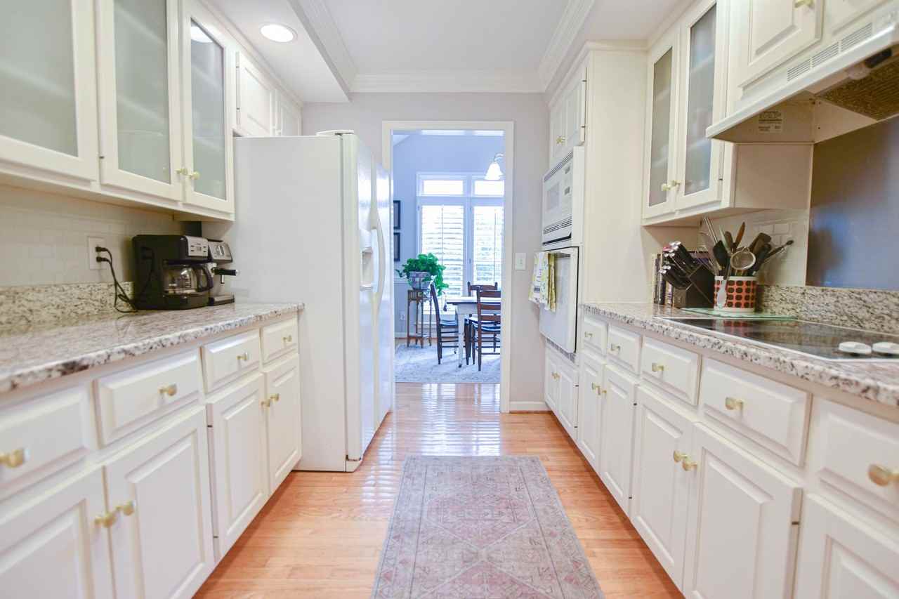 2562 Stone Briar Dr - Photo 5 of 22