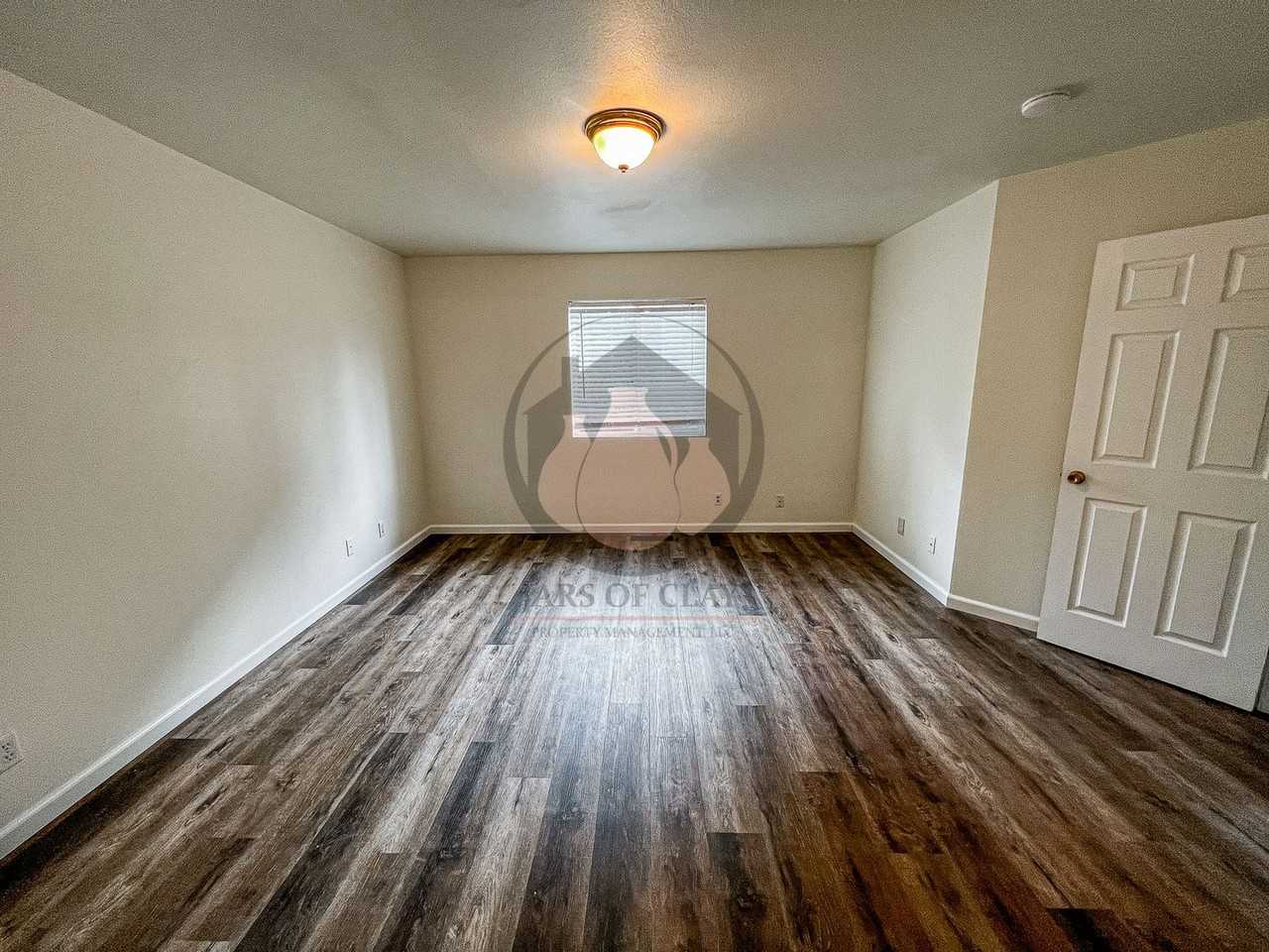 1114 Tamara Ave S - Photo 2 of 15