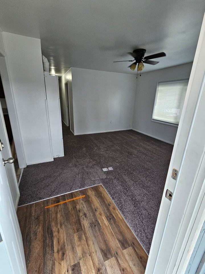 Elm Duplex - Photo 2 of 10