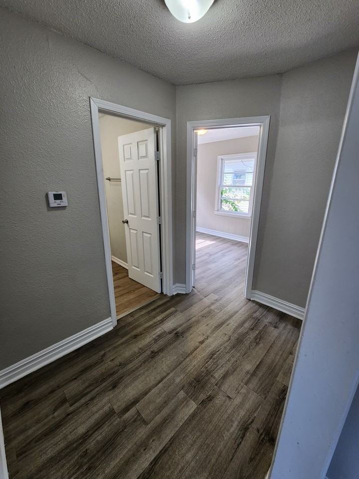939 S Fort Ave - Photo 5 of 26