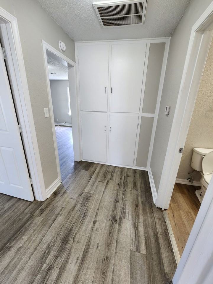 939 S Fort Ave - Photo 6 of 26