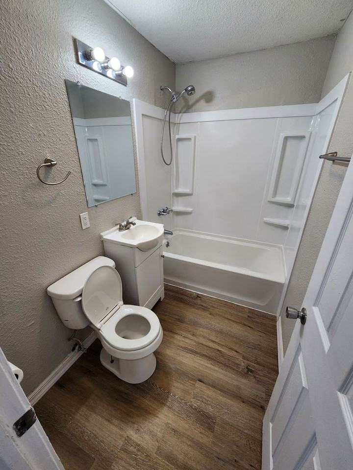 939 S Fort Ave - Photo 7 of 26