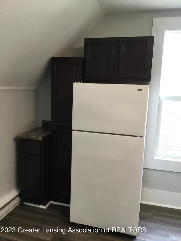 1037 E Oakland Ave #2 - Photo 4 of 10