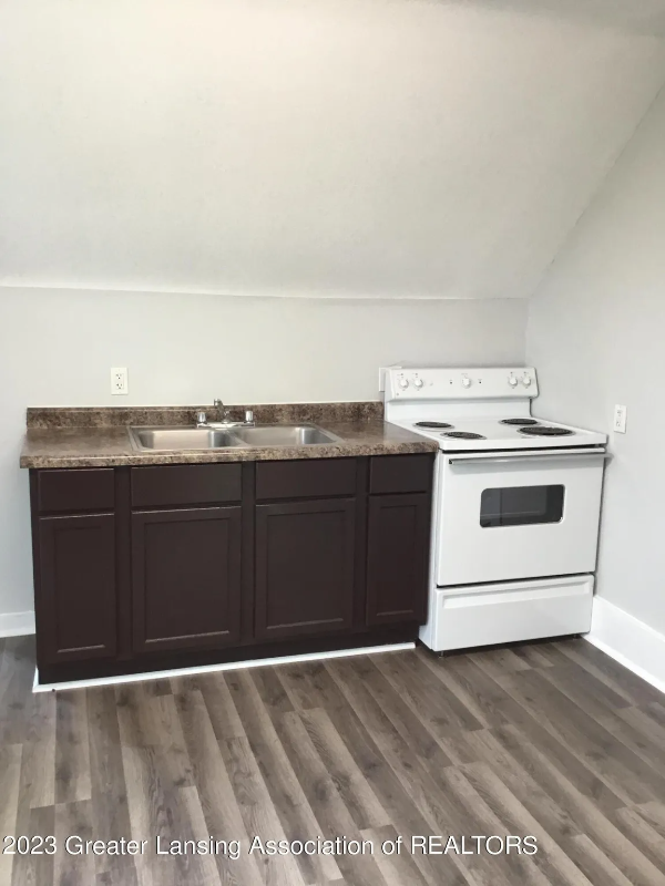 1037 E Oakland Ave #2 - Photo 5 of 10