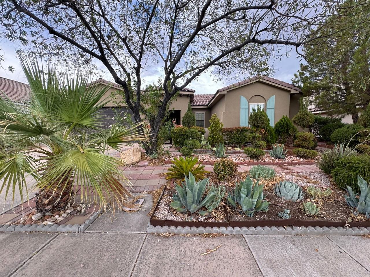 382 E Munich Dr - Photo 3 of 18