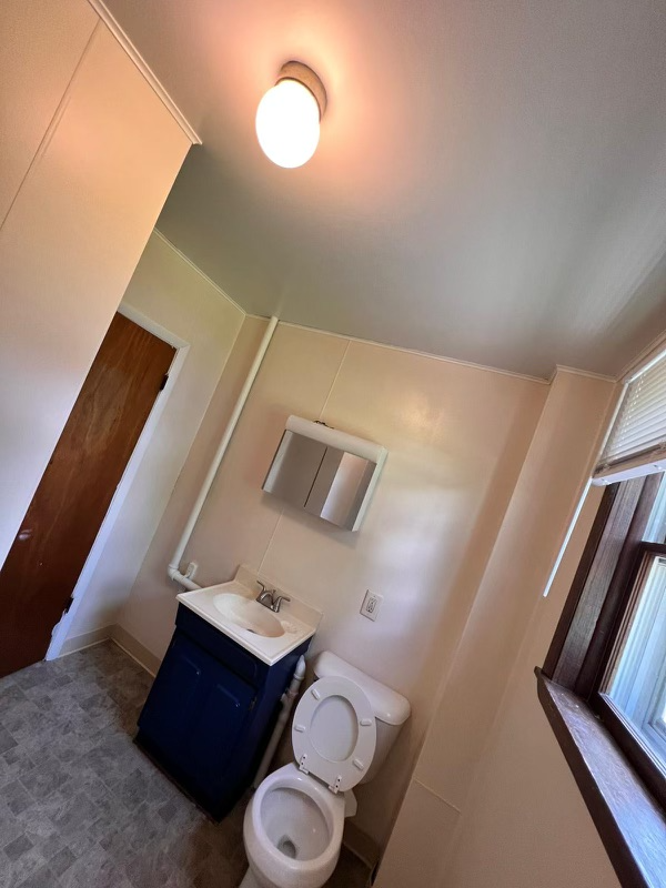 407 S Anderson St - Photo 4 of 10