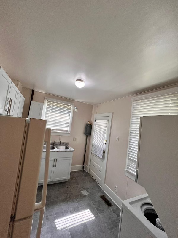 407 S Anderson St - Photo 7 of 10