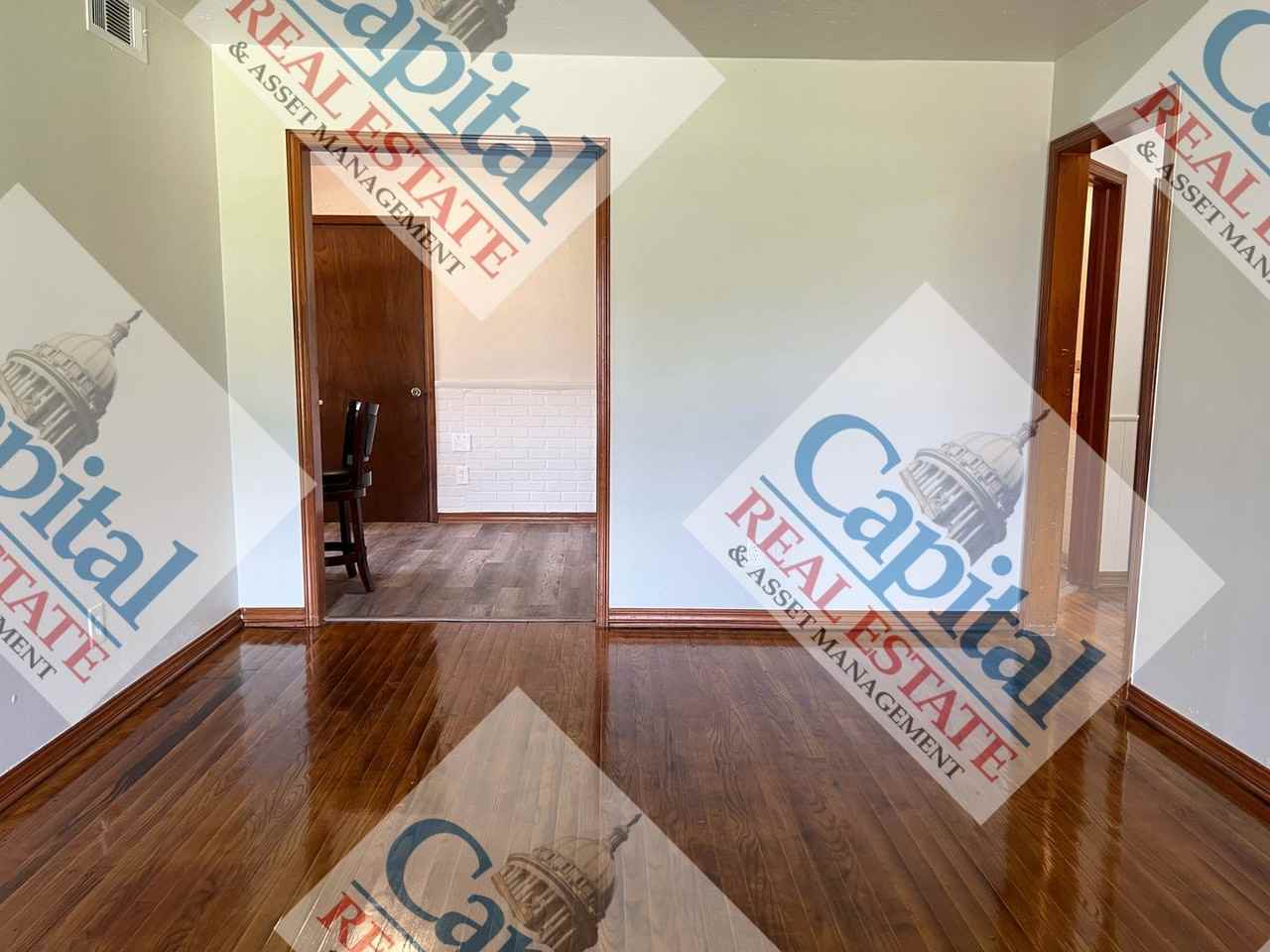 809 Holoway Dr - Photo 3 of 45