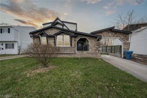 featured image of 1610 E 32nd St