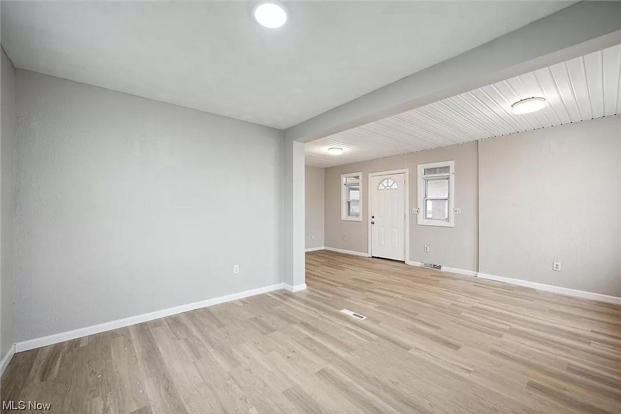 1610 E 32nd St - Photo 4 of 14
