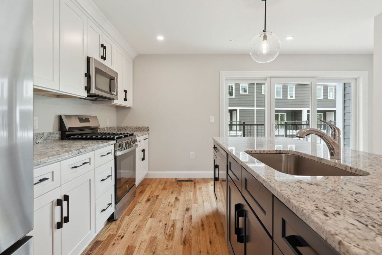 Yokens of Portsmouth - Photo 4 of 50