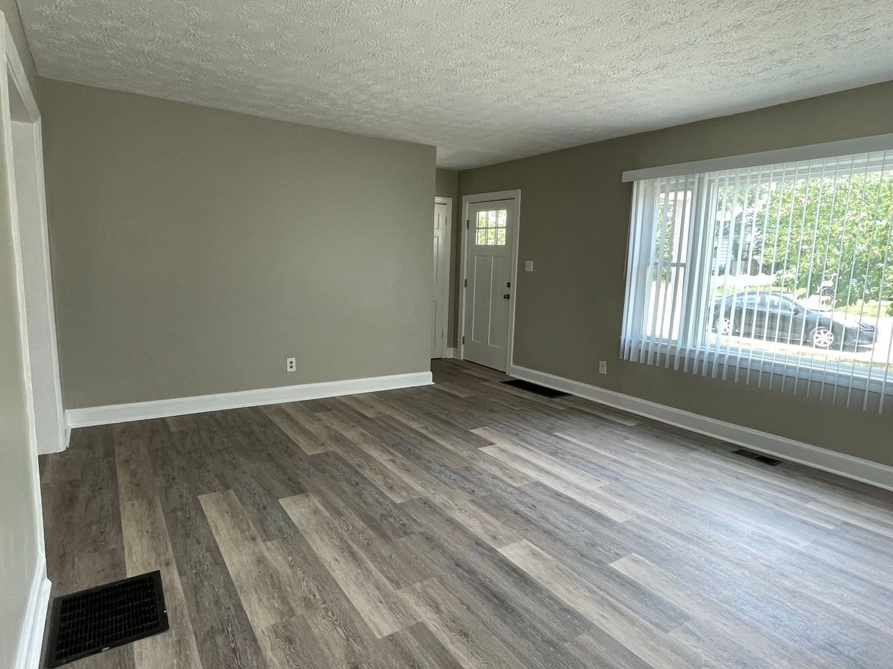 1012 Liberty Rd - Photo 3 of 23
