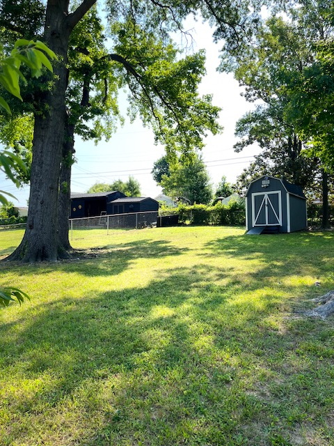 6501 Moyer Ave - Photo 2 of 6