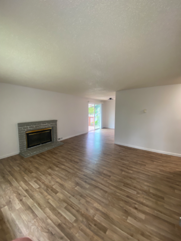 10528 Se 24th Ave - Photo 2 of 19
