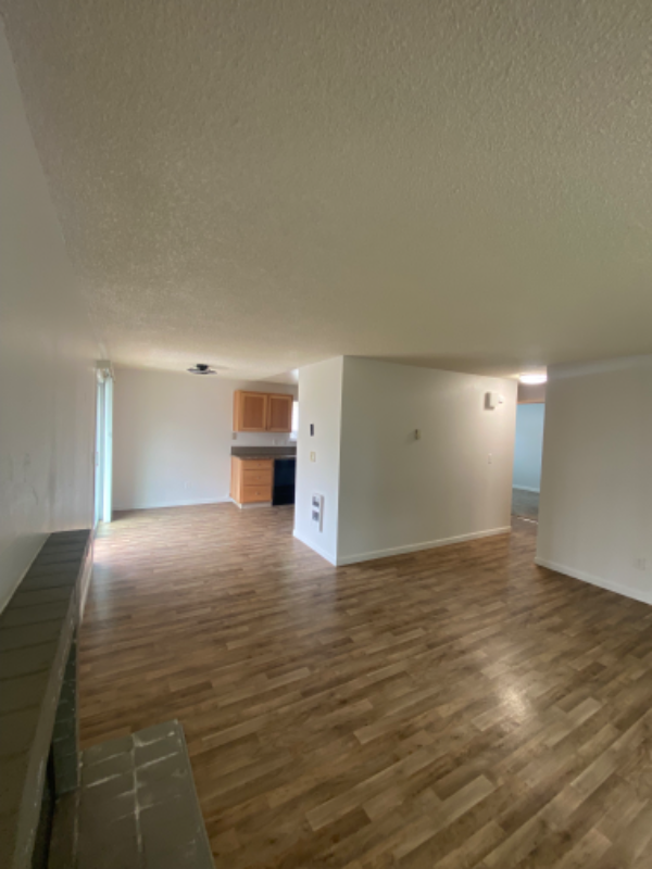 10528 Se 24th Ave - Photo 3 of 19