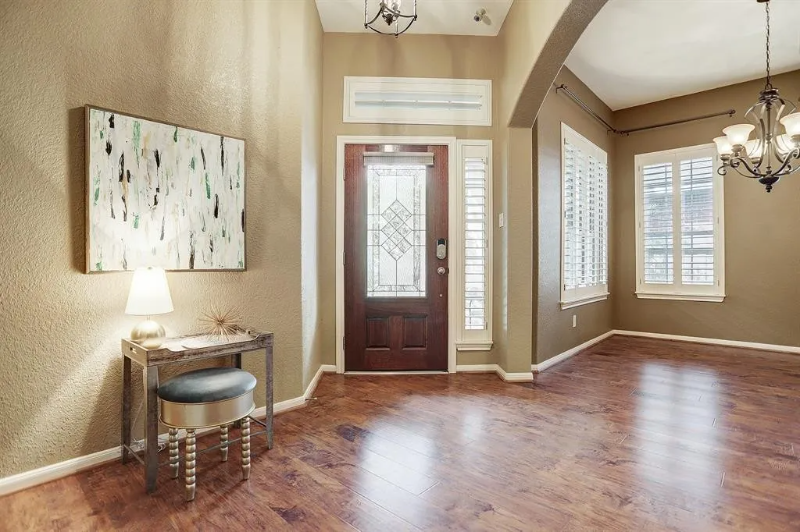 10515 Carrollton Ct - Photo 3 of 20