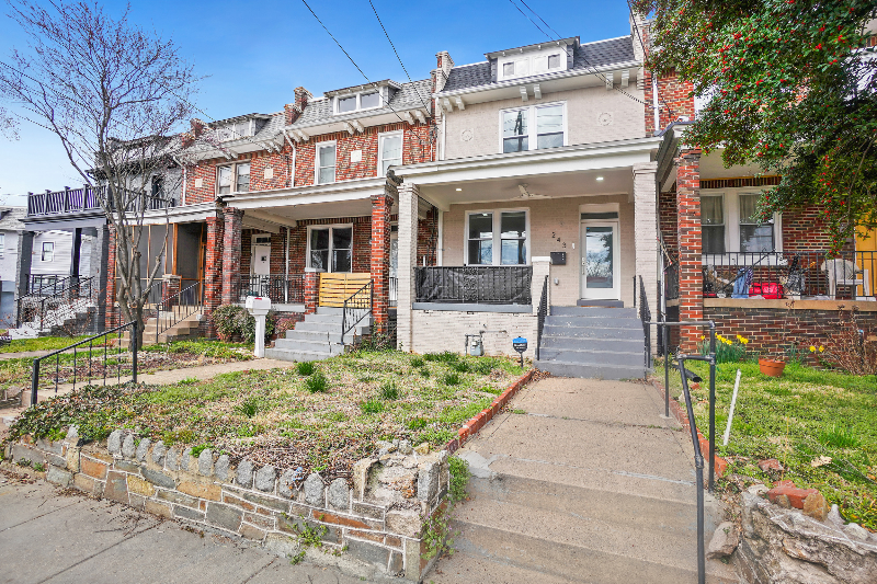 243 Missouri Ave Nw - Photo 7 of 12