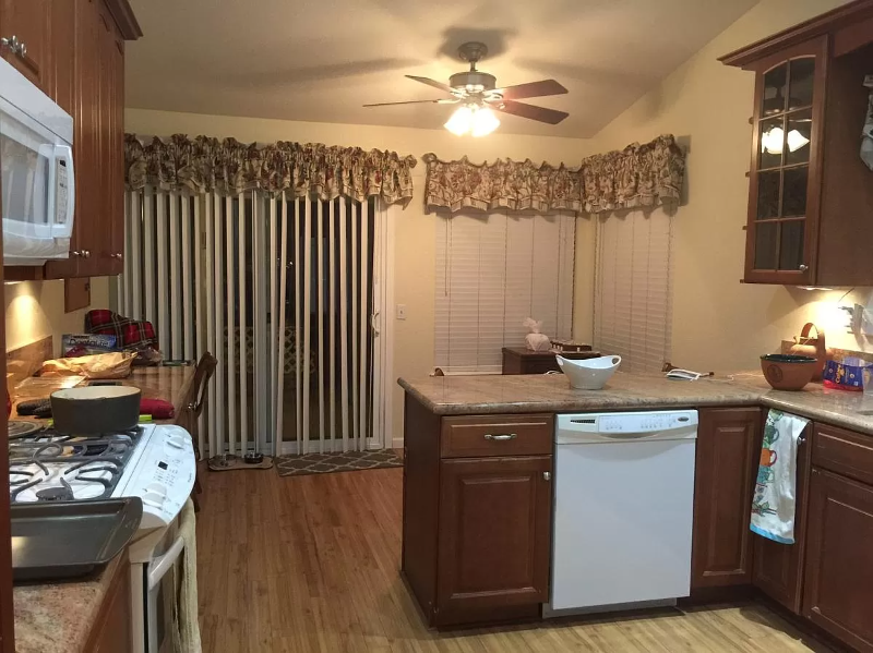 10665 Cherry Hills Drive - Photo 3 of 20