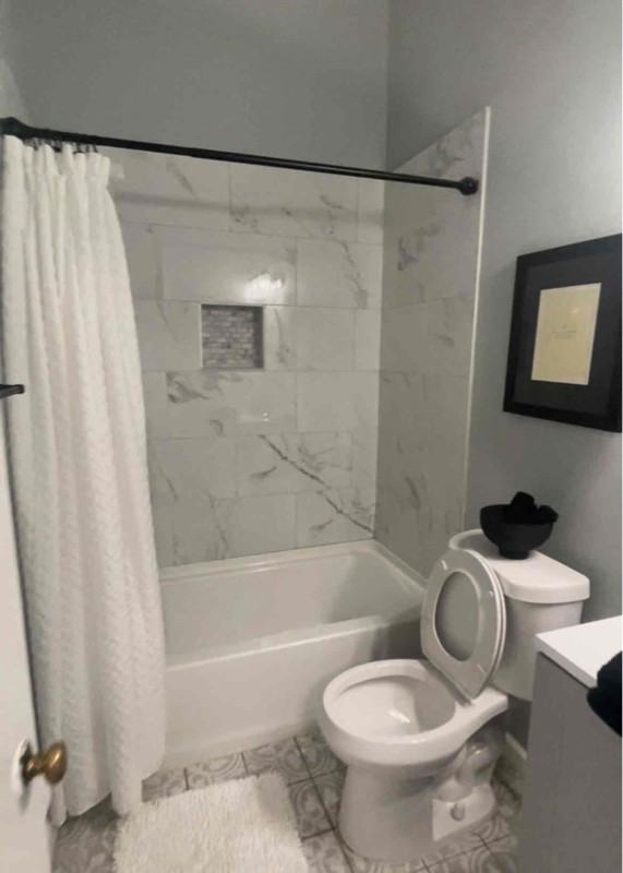 1019 W Baltimore St #C - Photo 6 of 8