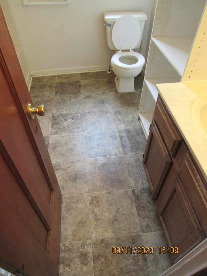1725 Lay Boulevard - Photo 2 of 3