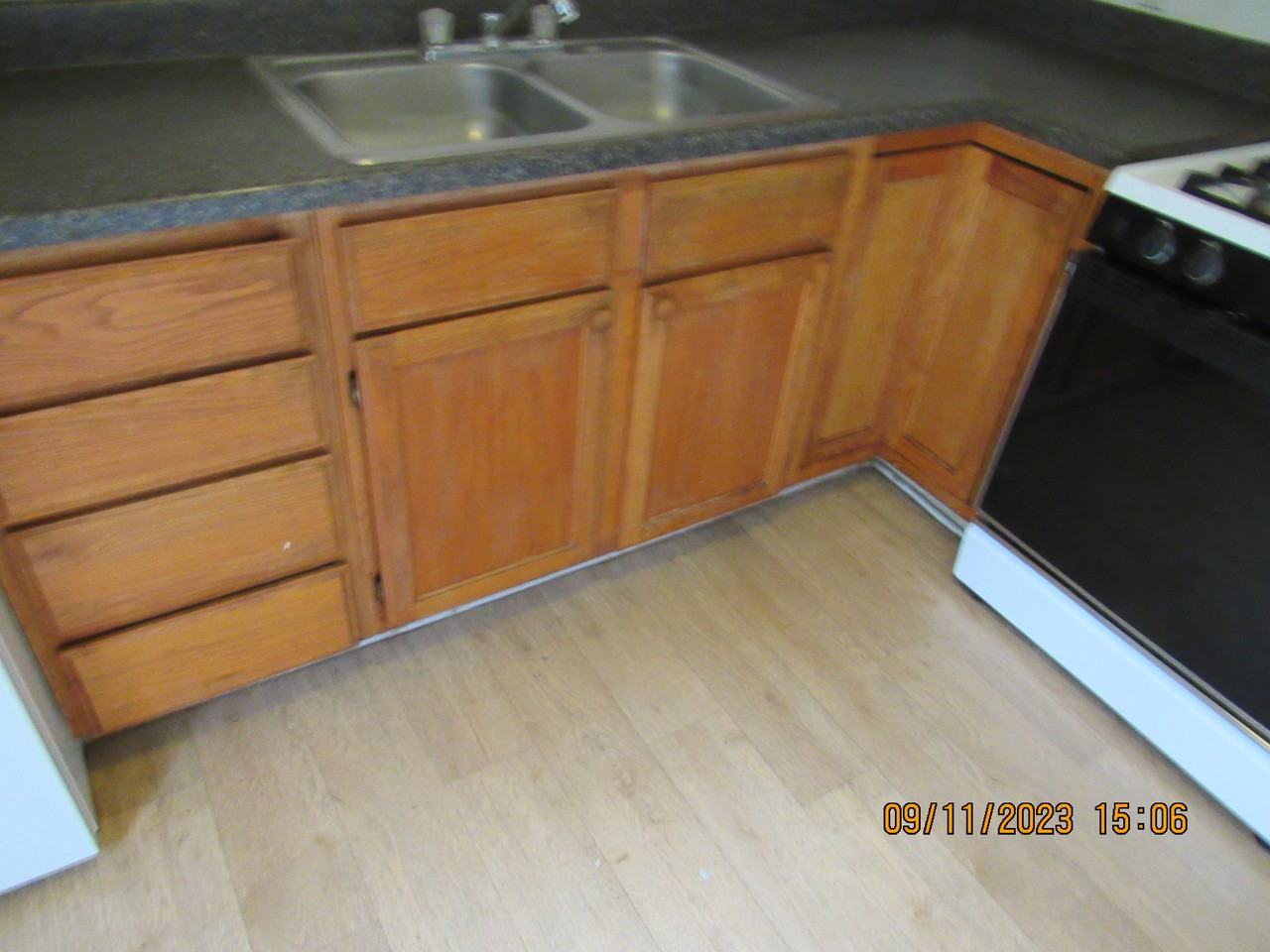 1725 Lay Boulevard - Photo 3 of 3