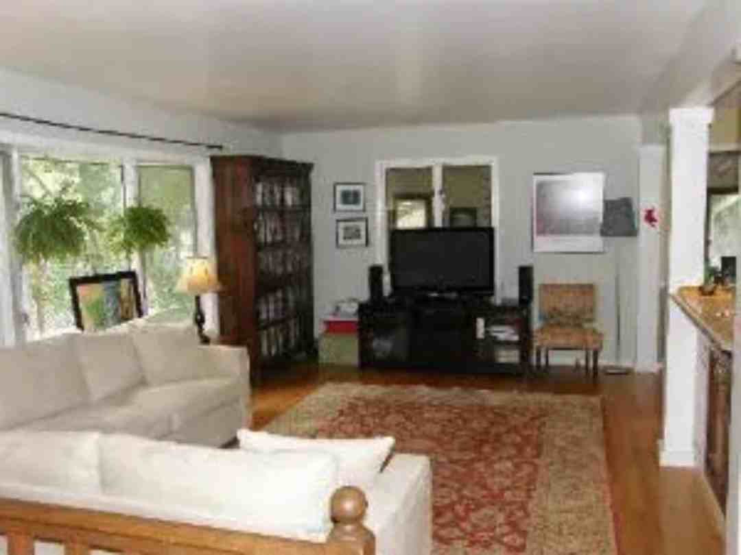 878 Oakwood Ave #NA - Photo 3 of 6