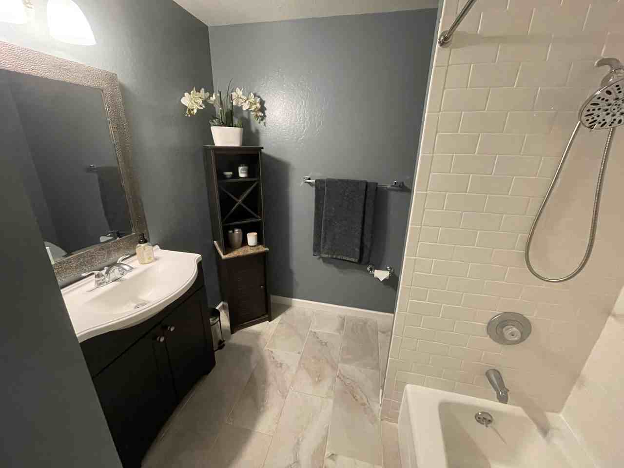 1558 Center Rd #8 - Photo 4 of 14