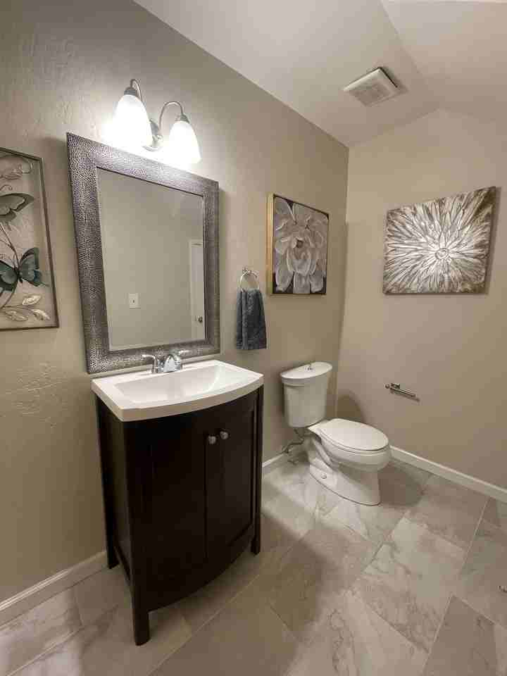 1558 Center Rd #8 - Photo 5 of 14