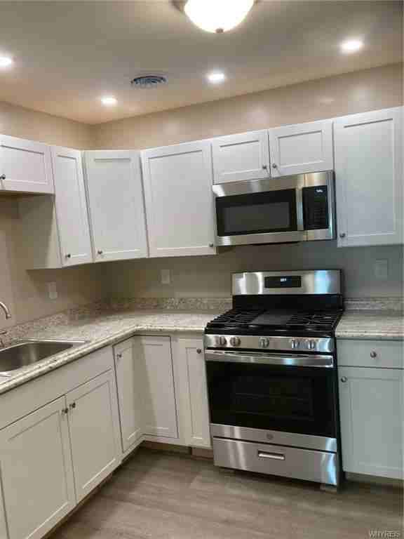 1150 Plymouth Ave S - Photo 2 of 26