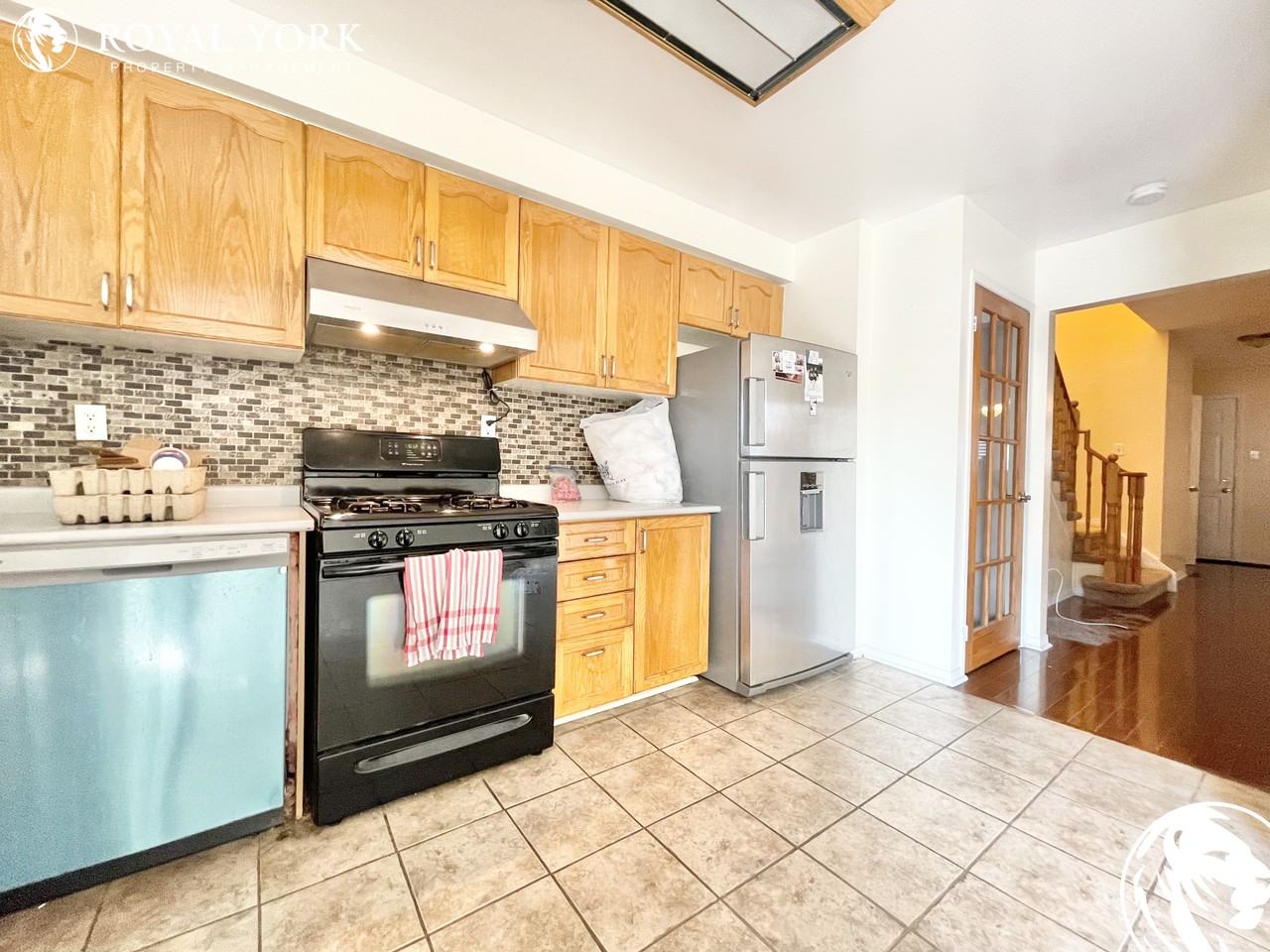 5107 Lampman Avenue, Burlington, Ontario L7L 6L1 - Photo 3 of 50